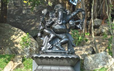 Birds-Park-Statue